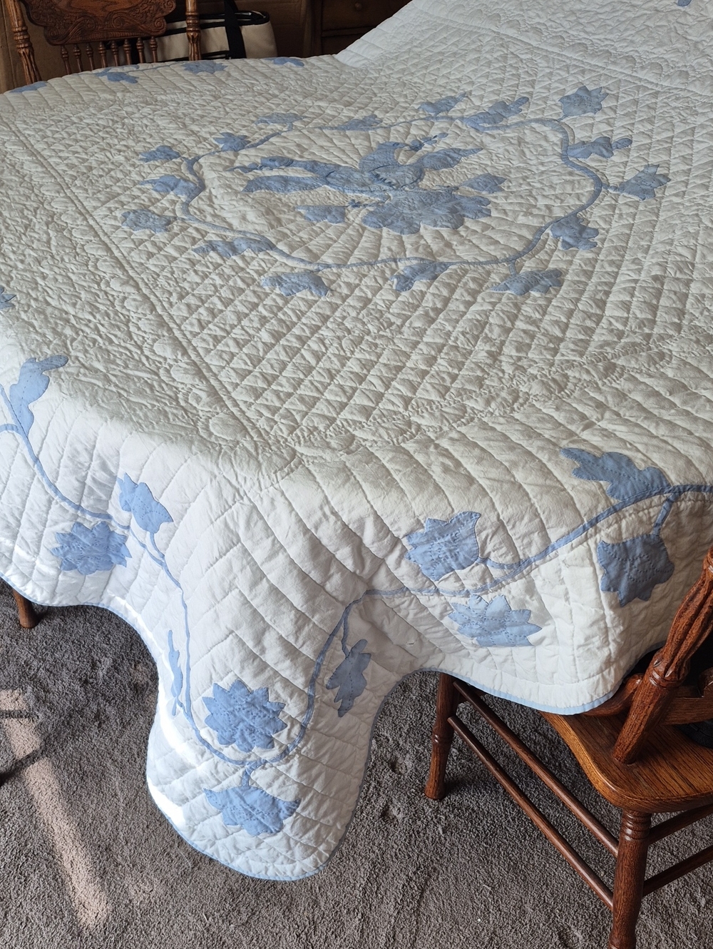 Handmade Quilt 89"x77" Double-Bird Love-Dove Motif White Baby Blue